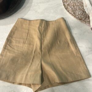 Size 2. New. Sézane. Nick shorts beige.